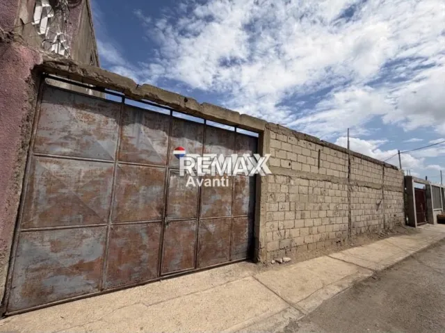 Galpón de 200 m² en venta en Av.intercomunal Ali Primera, Punto Fijo · $22.500 - Foto 1