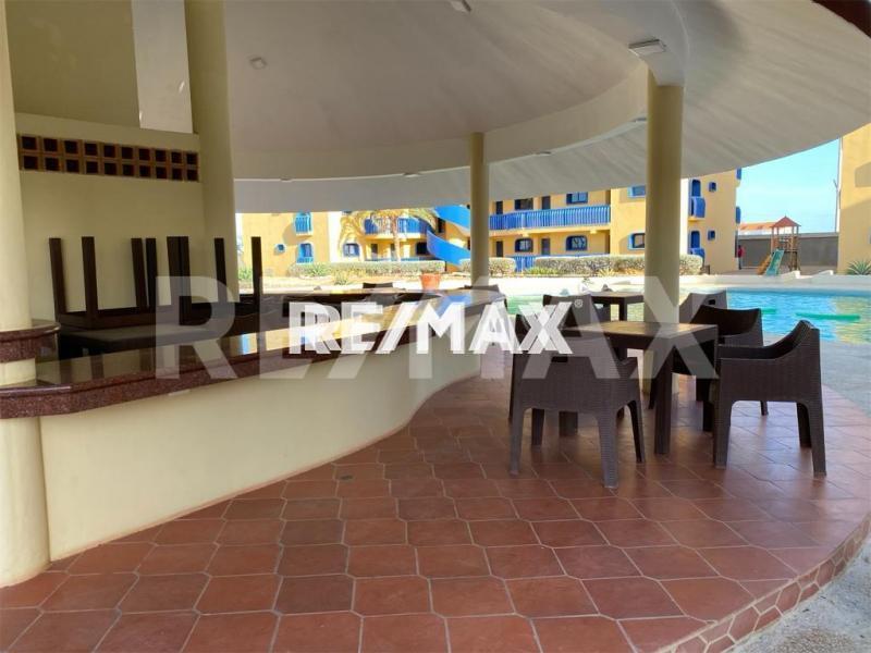 En Venta Hermoso Apartamento a Orilla de Playa en Resid. Mirasol.