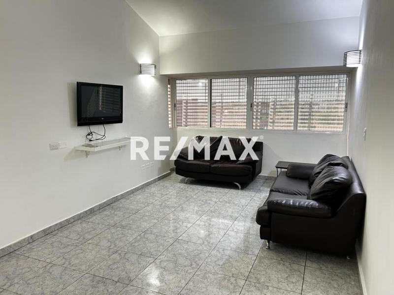 SE VENDE PENTHOUSES EQUIPADO EN SAN ROMAN