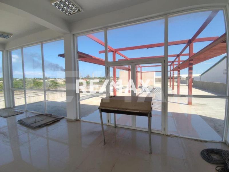 Edificio Comercial con Galpón en Venta, Av Ali Priemera.