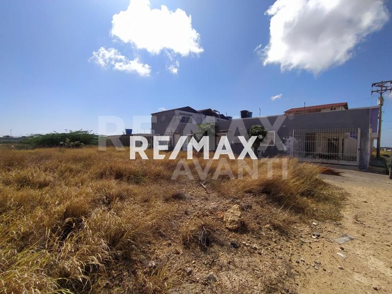 Terreno en venta en la Puerta Maraven. Punto Fijo