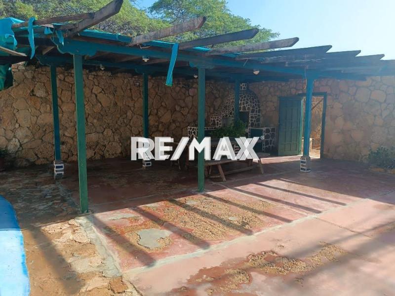 Casa en venta frente al Mar  Los Taques