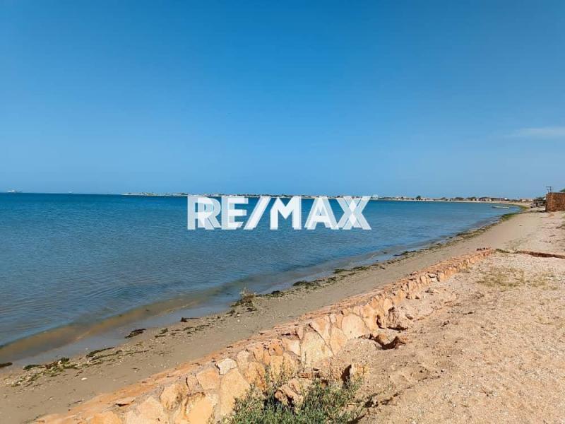 Casa en venta frente al Mar  Los Taques
