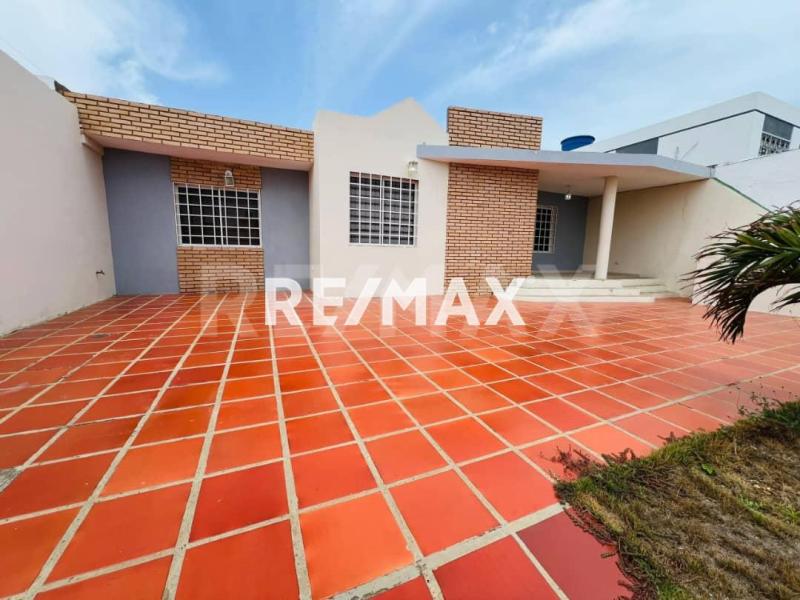 CASA EN VENTA EN CONJUNTO RESIDENCIAL VIRTUDES II